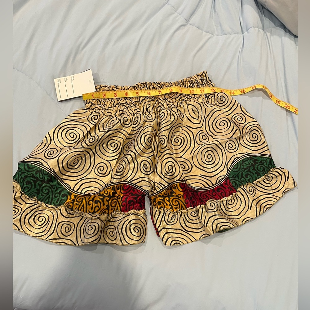 Women’s Patterned Shorts - Multicolor - Picture 5 of 6